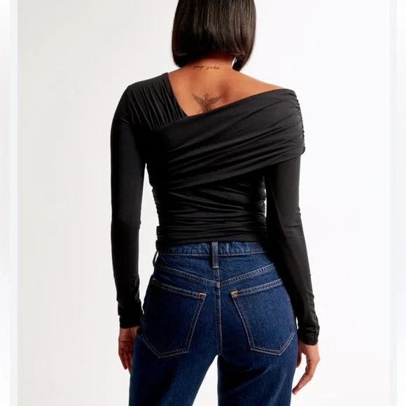 Abercrombie Off-Shoulder Drape Top - Picture 2 of 3